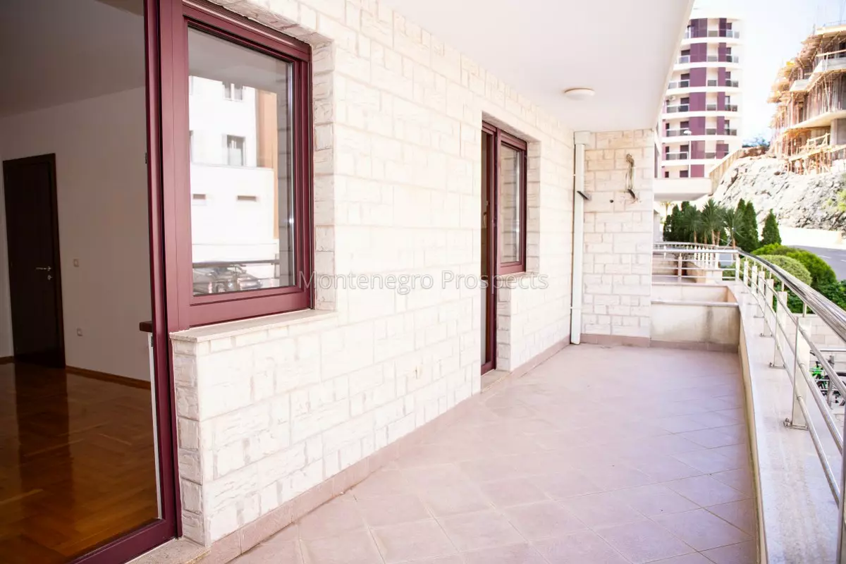 12703 becici an 1 1200x800