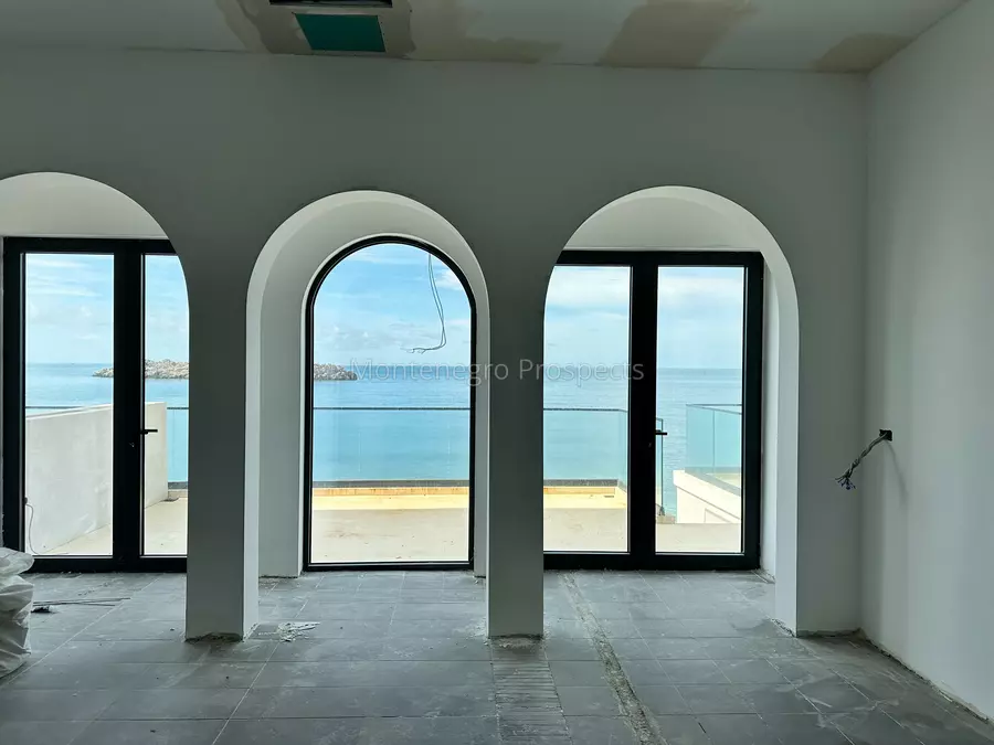 Two apartments for sale 13700 8