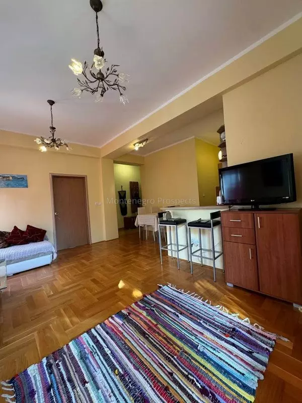 77043 stan budva 4 600x800
