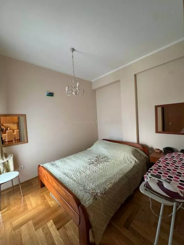 77043 stan budva 7 600x800