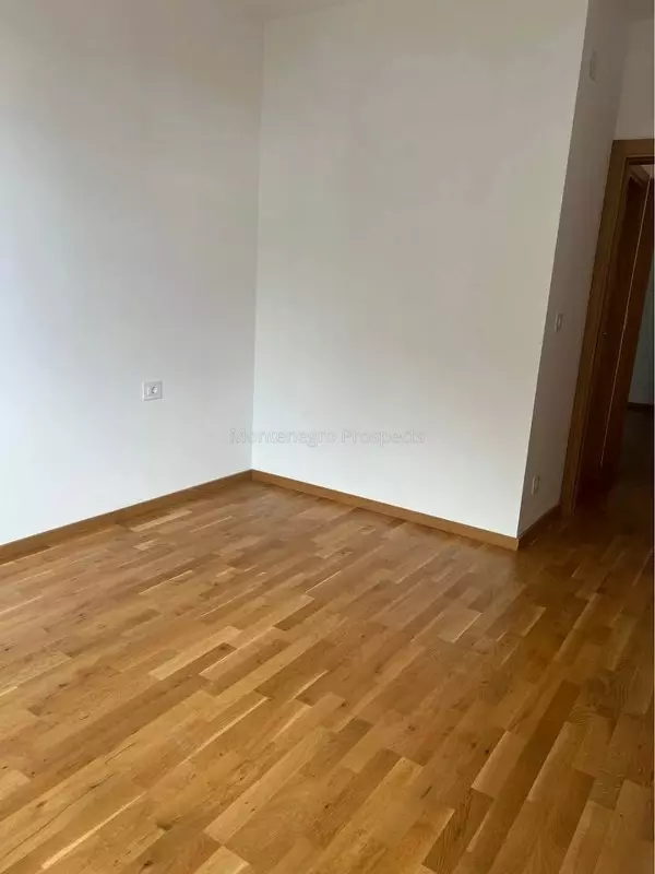 77074 dvosoban stan becici 10 600x800