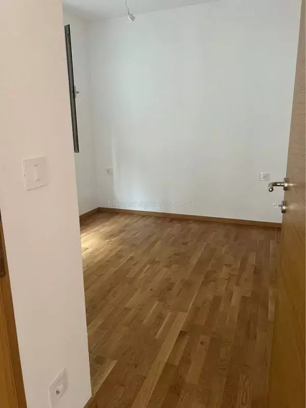 77074 dvosoban stan becici 5 600x800