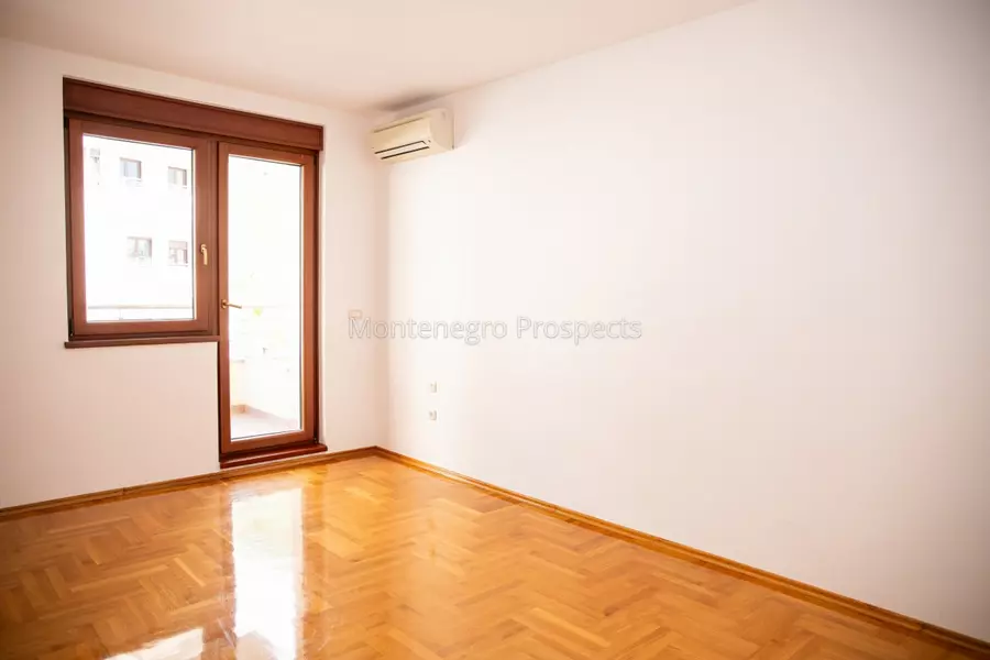 12703 becici an 19 1200x800