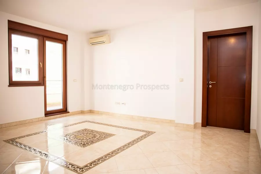 12703 becici an 3 1200x800