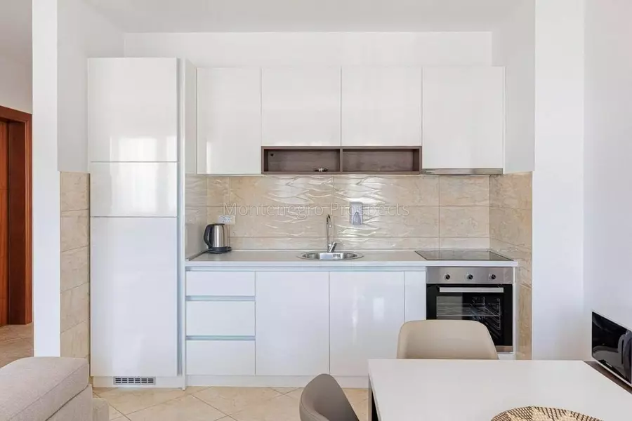 12744 becici 8 1200x800